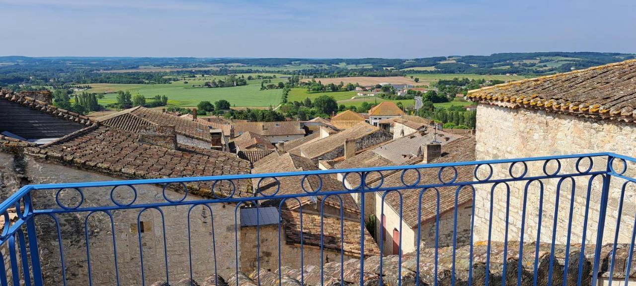 Maison De Charme Spacieuse, Terrasse Et Vue Sur La Place Monflanquin Dış mekan fotoğraf